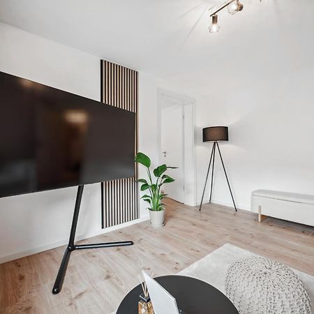 Malu Rooms - Ruhige Lage, Erdgeschoss, Smarttv, Netflix, 24H Checkin, Лудвигсбург Екстериор снимка