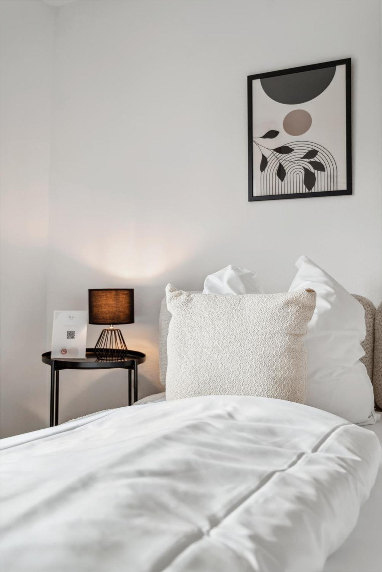 Malu Rooms - Ruhige Lage, Erdgeschoss, Smarttv, Netflix, 24H Checkin, Лудвигсбург Екстериор снимка