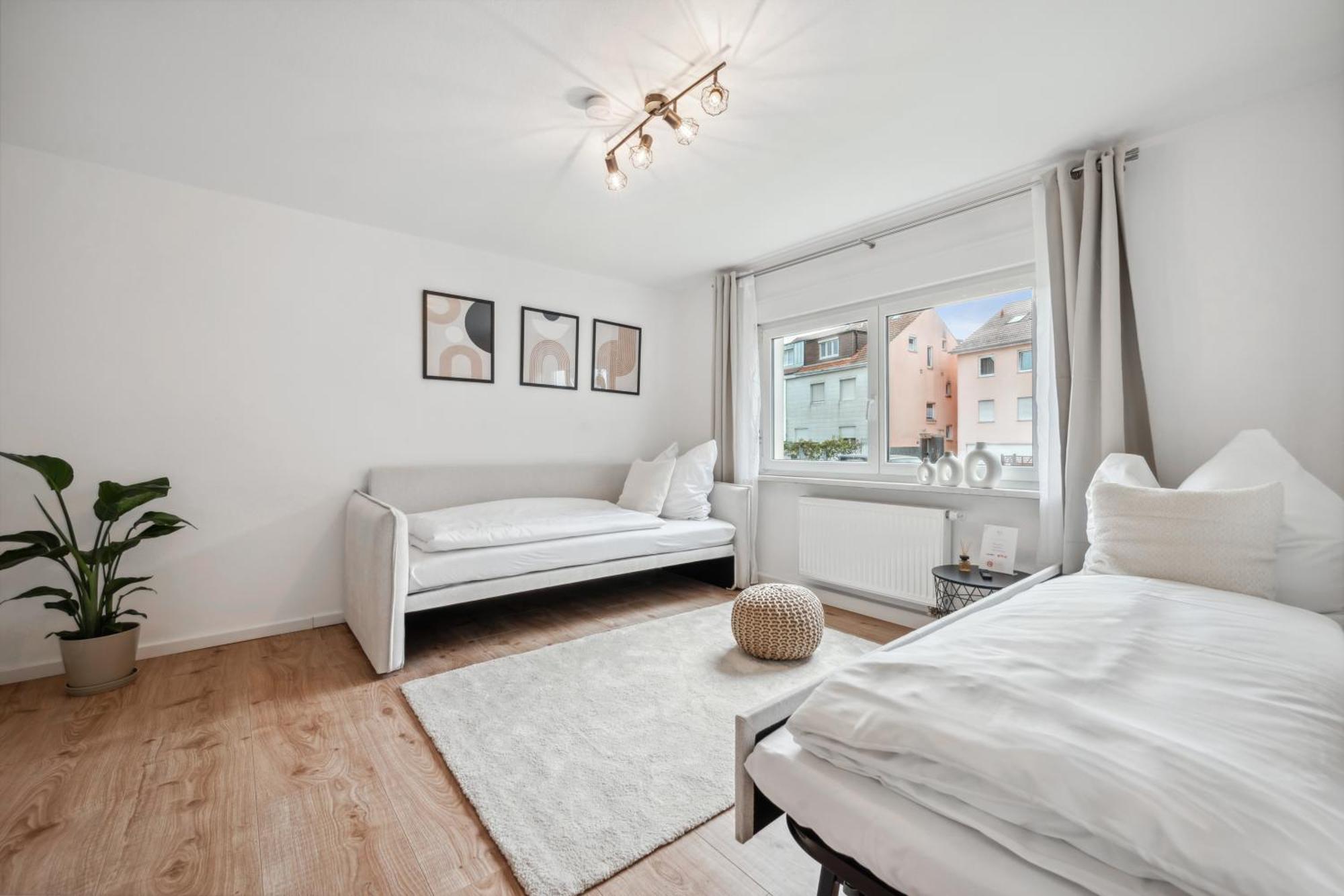 Malu Rooms - Ruhige Lage, Erdgeschoss, Smarttv, Netflix, 24H Checkin, Лудвигсбург Екстериор снимка