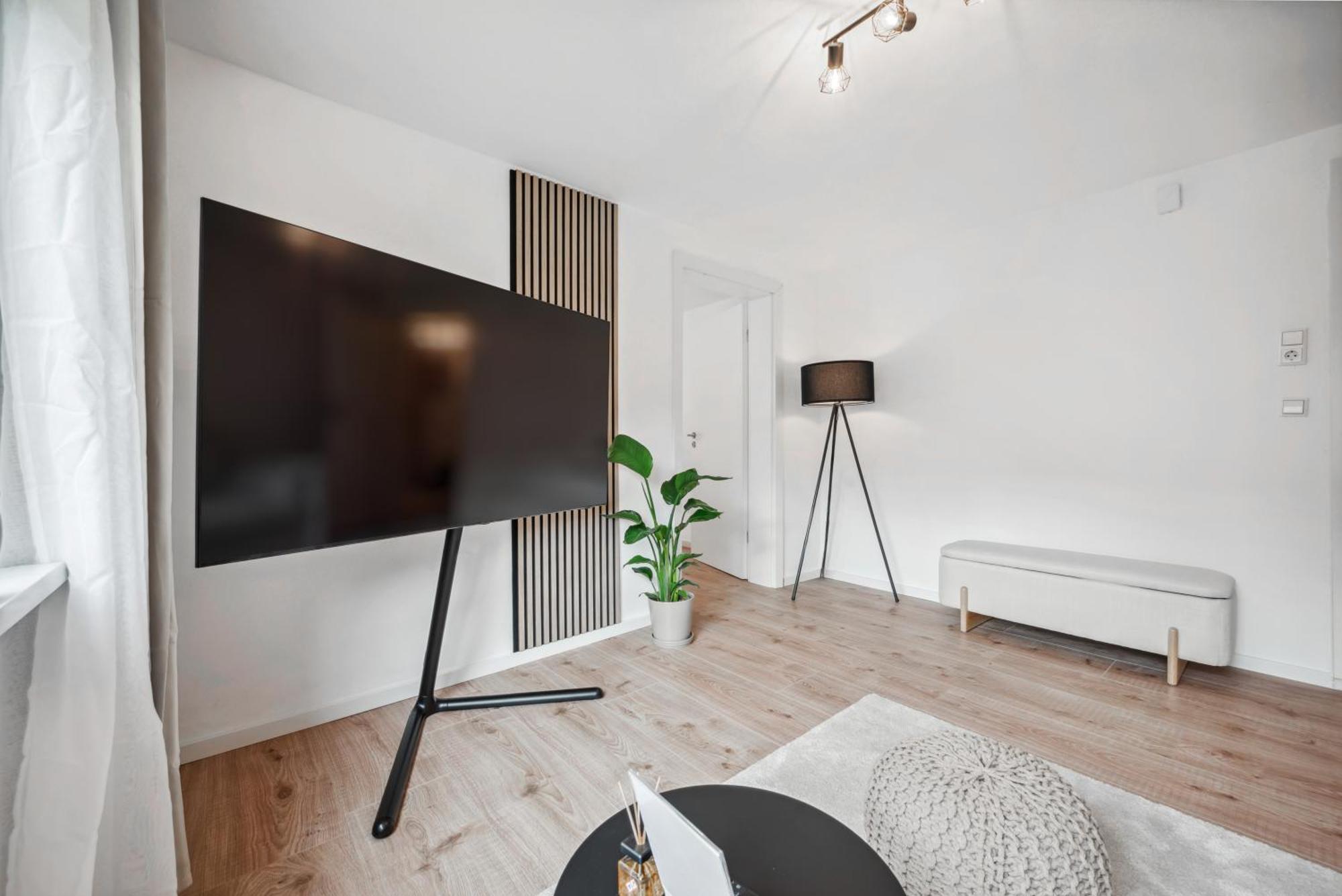 Malu Rooms - Ruhige Lage, Erdgeschoss, Smarttv, Netflix, 24H Checkin, Лудвигсбург Екстериор снимка